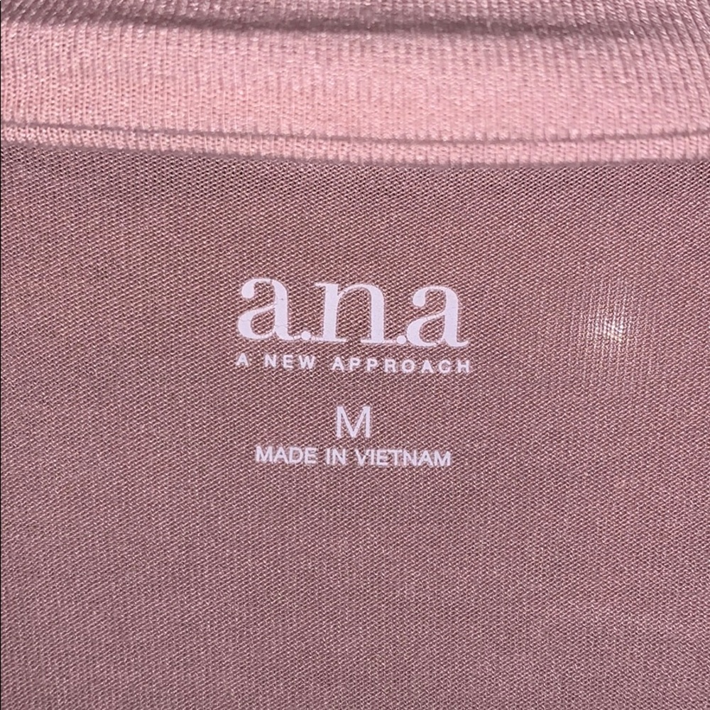 A.n.a pink key hole short sleeve - Picture 3 of 3